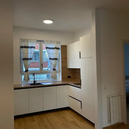 Apartman G8 *