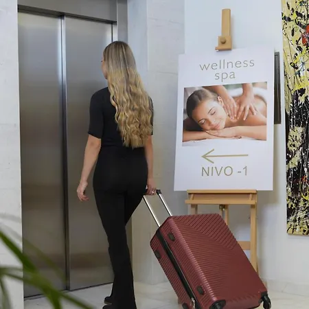 G8 Διαμέρισμα Pale